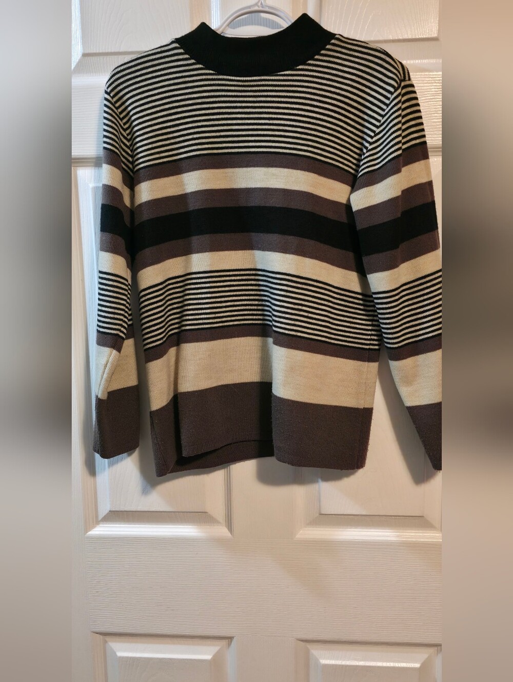 4/$67 Deal! Vintage Women's Striped Crewneck Sweater in Cream and Brown